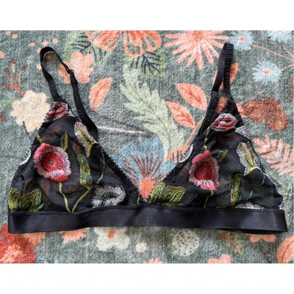 Honey Punch Black Mesh Floral Embroidered Triangle Bralette Size Large Boho Rose
